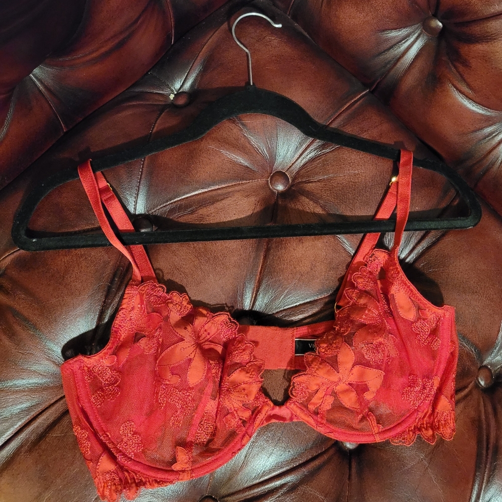 Victoria's Secret Very Sexy Sheer bra